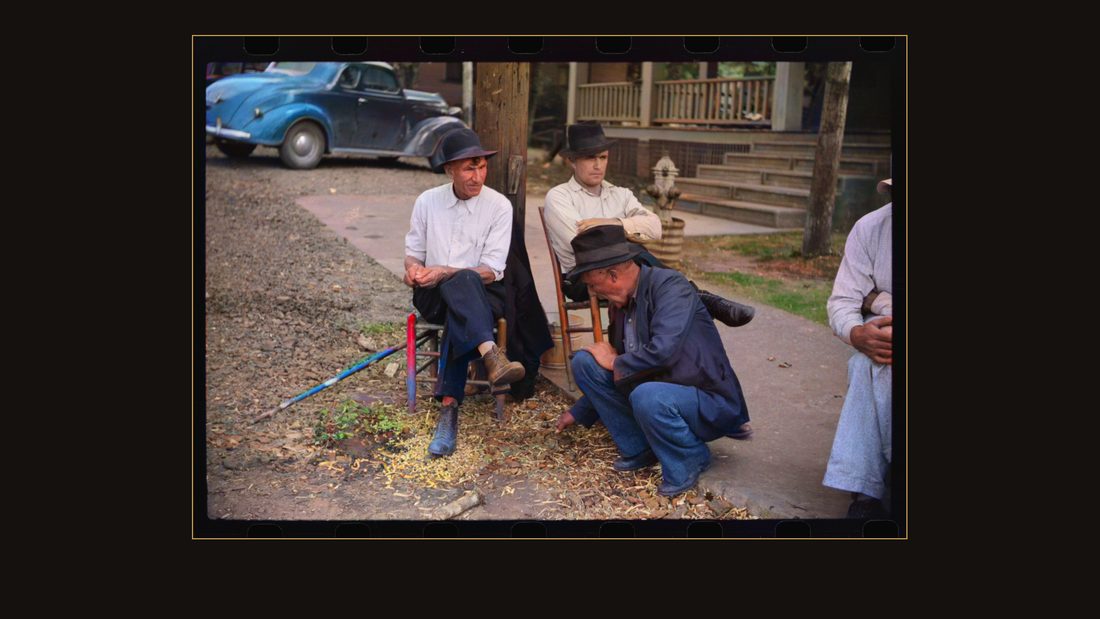 Picketing. Copper miners on strike waiting for scabs to come out of mines. Ducktown, Tennessee