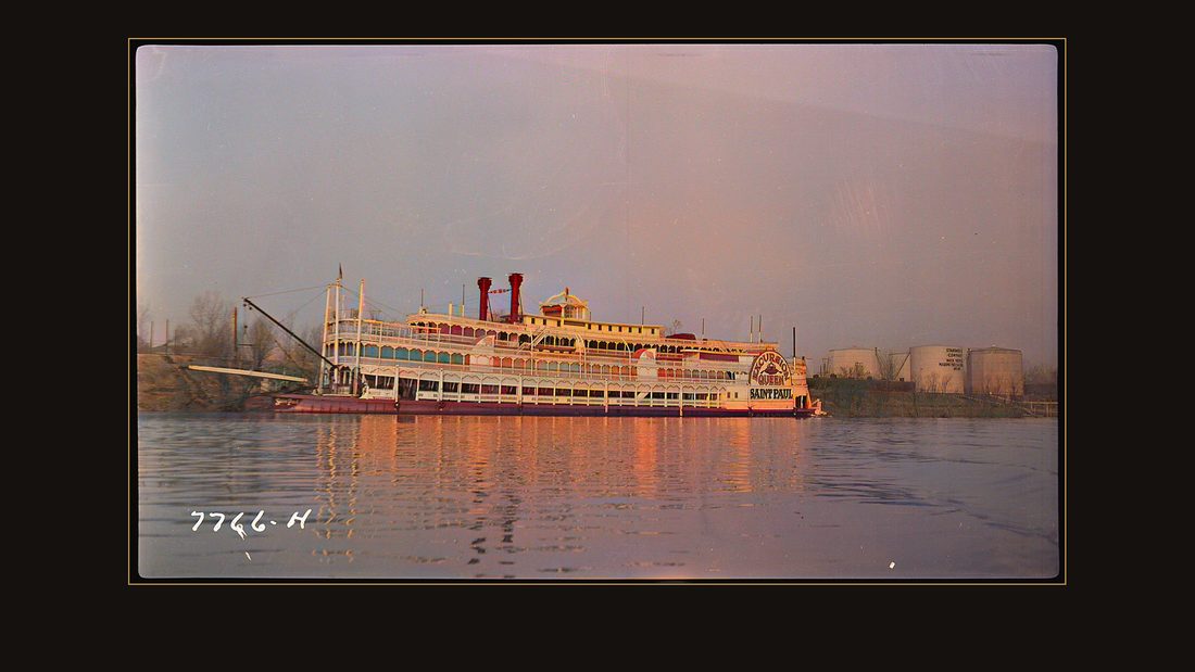 Saint Paul excursion boat