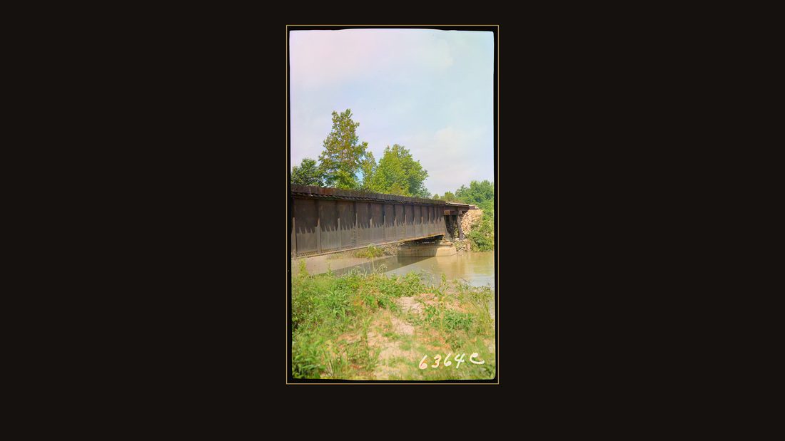 Louisville & Nashville railraod bridge at Big Sandy River